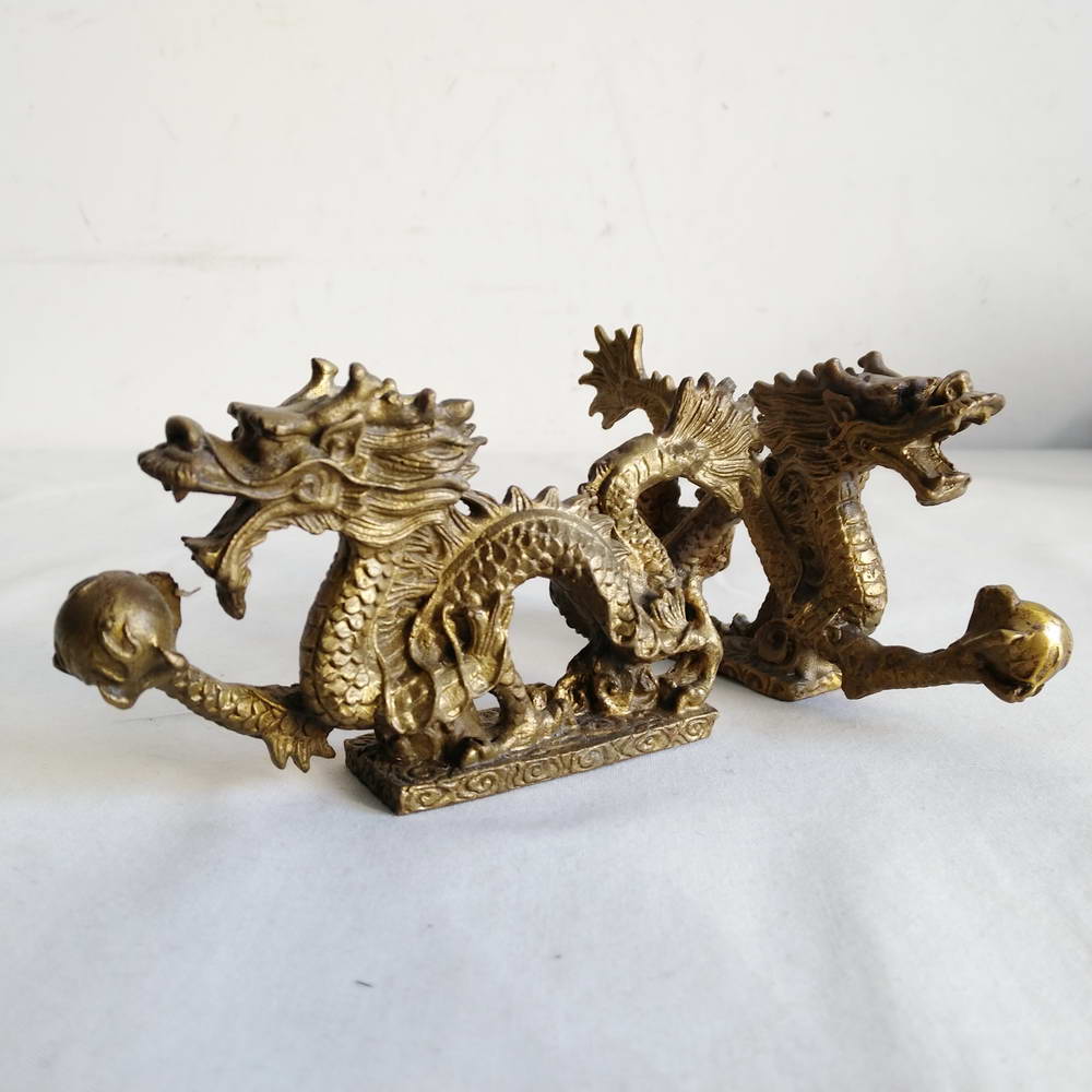 2个龙形金属镇纸