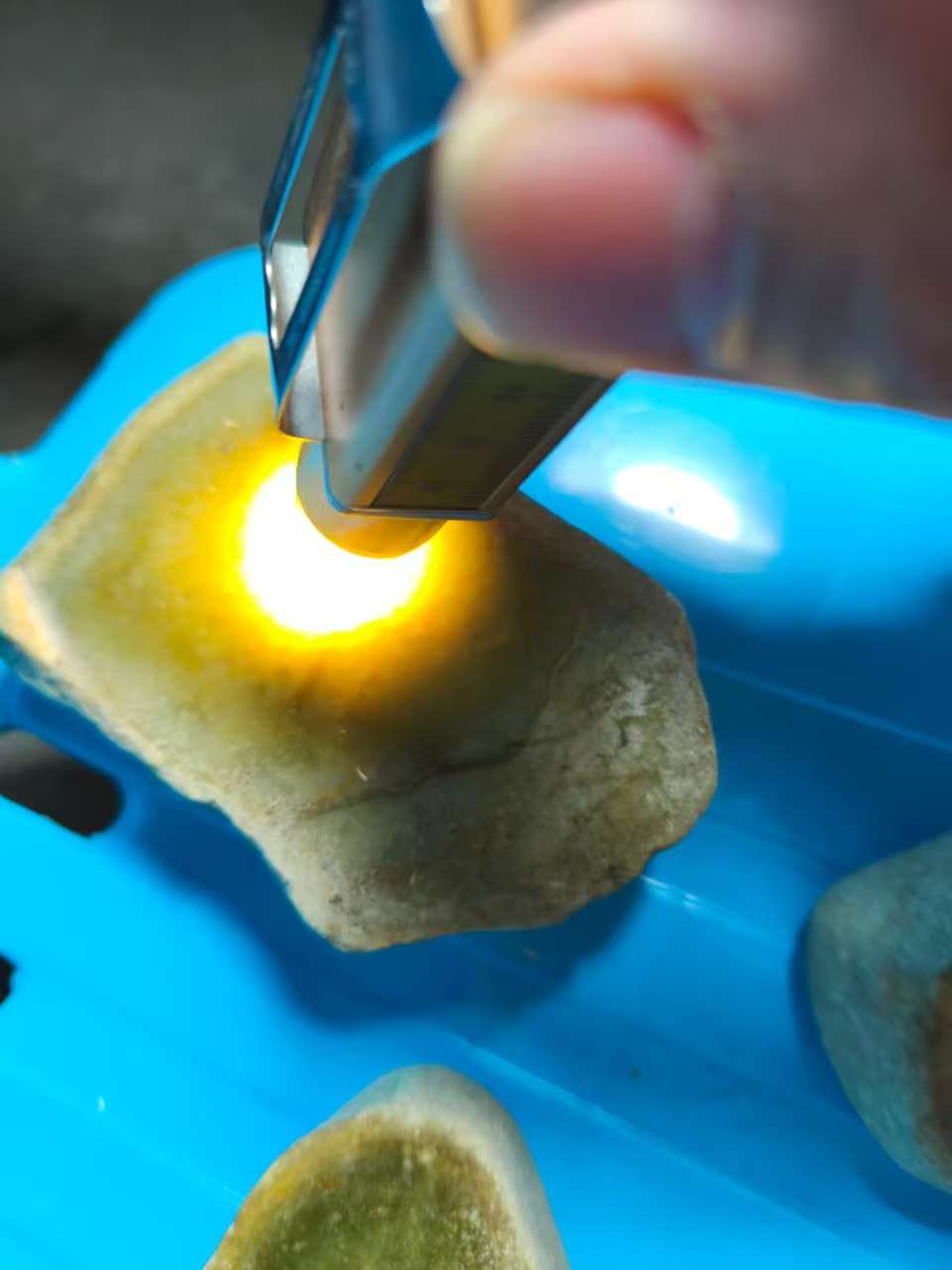 翡翠原石批发(翡翠原石批发商) 第2张